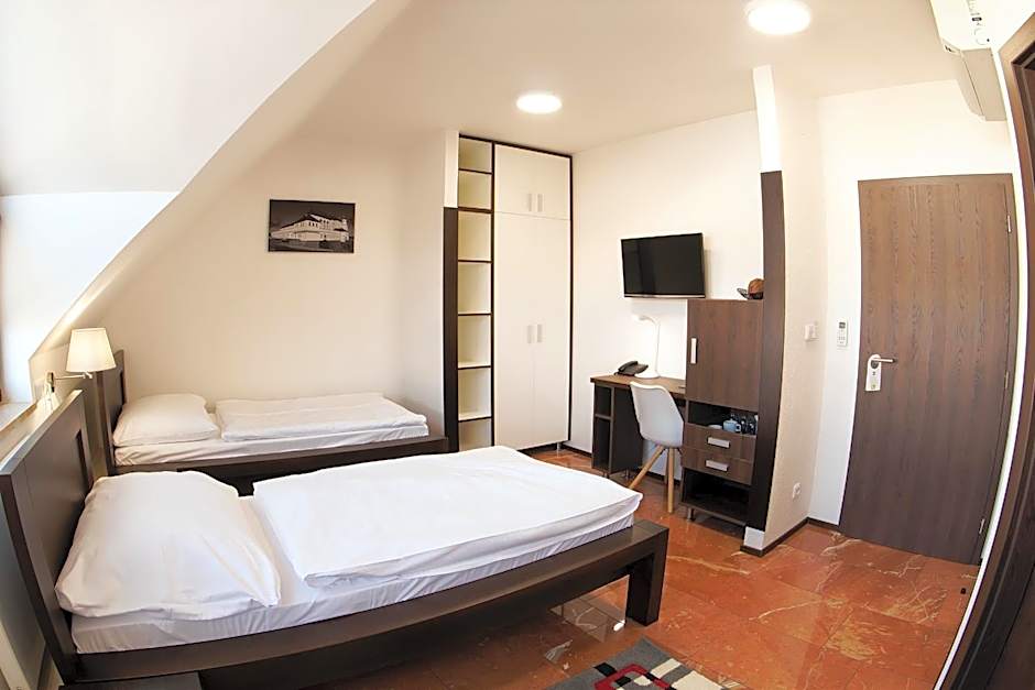 Hotel Sluneční dvůr