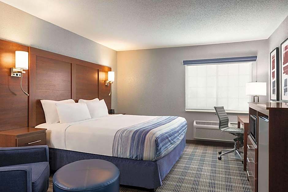 AmericInn by Wyndham Williamsburg