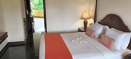 Deluxe Double Room with Side Sea View - 10% Off  on Spa & Laundry service