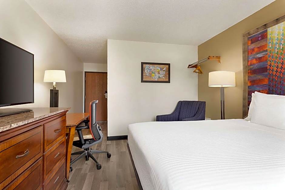 Baymont by Wyndham Hutchinson