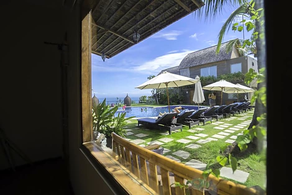 De Sapphire Cliff Villa by Danapati