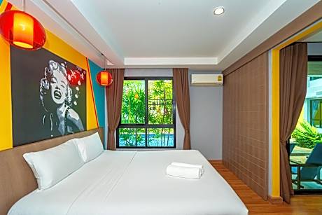 One-Bedroom with Pool access