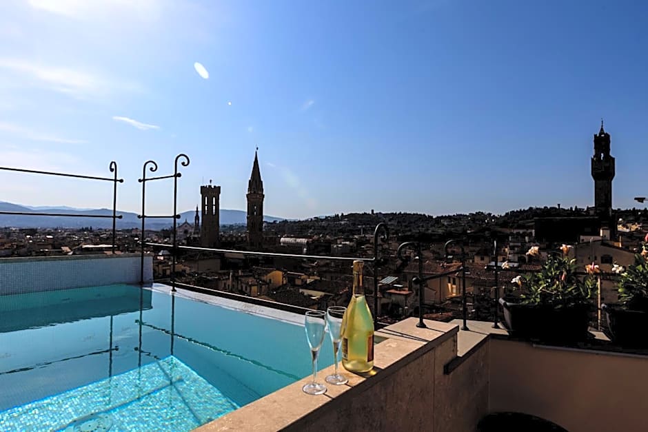 Donati Luxury Tower Suites