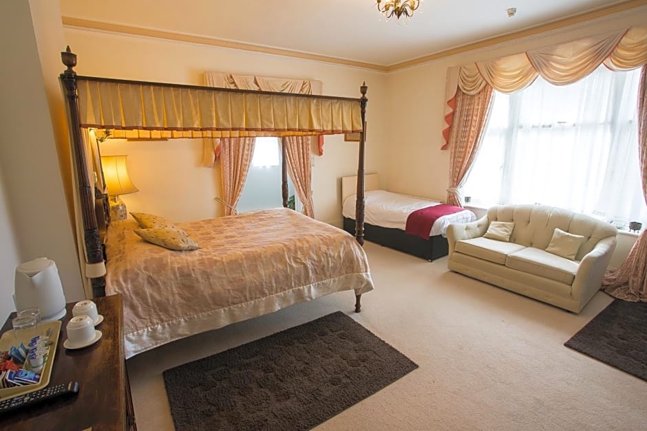 Fines Bayliwick Hotel