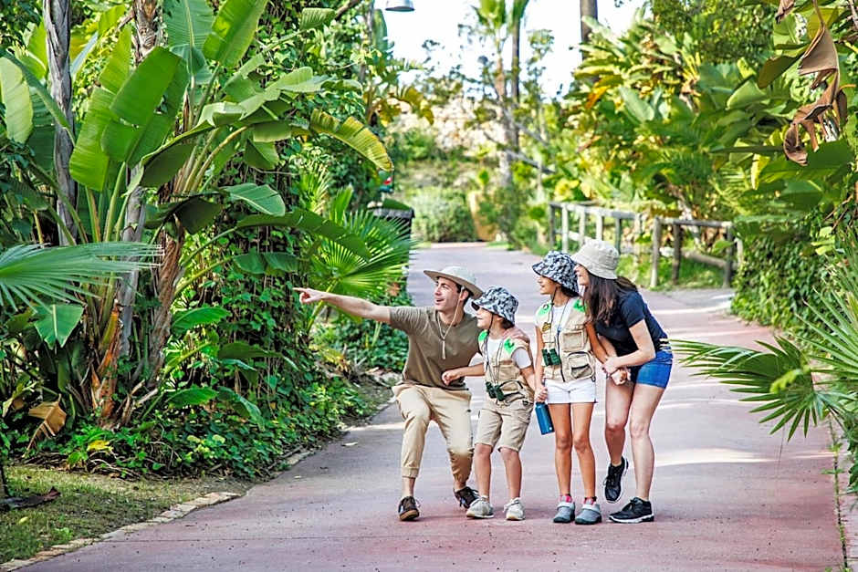 Hotel Selwo Lodge - Animal Park Tickets Included