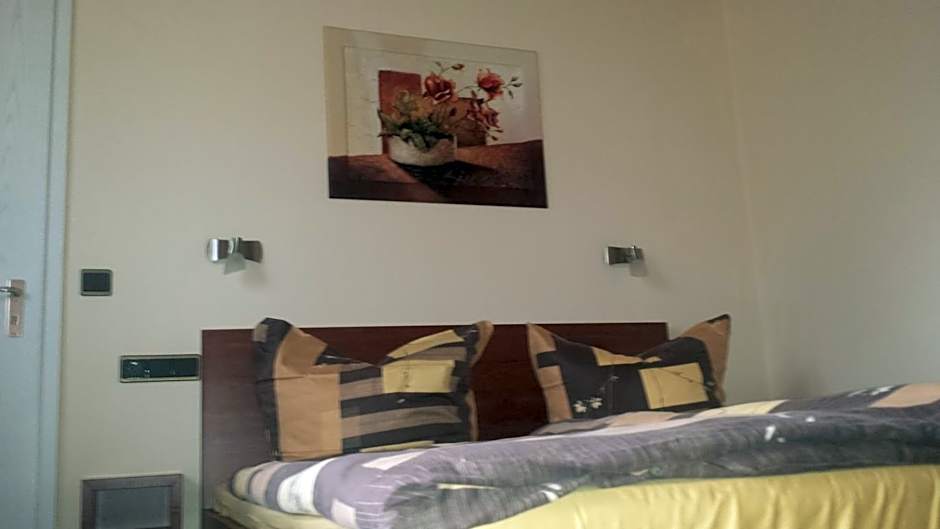 Foto 1 dari 11 — Double Room