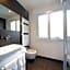 Q Hotel