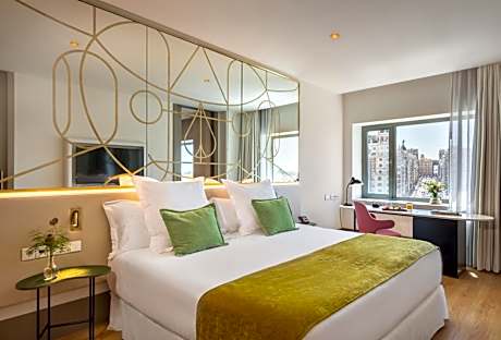 Deluxe Room with City View