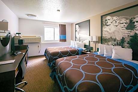 Queen Suite with Three Queen Beds and Kitchen - Non-Smoking