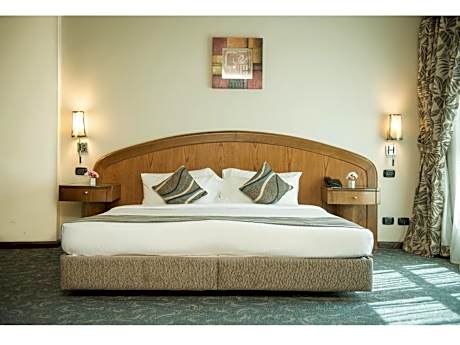 Junior Suite with Sea Side View - Executive Floor