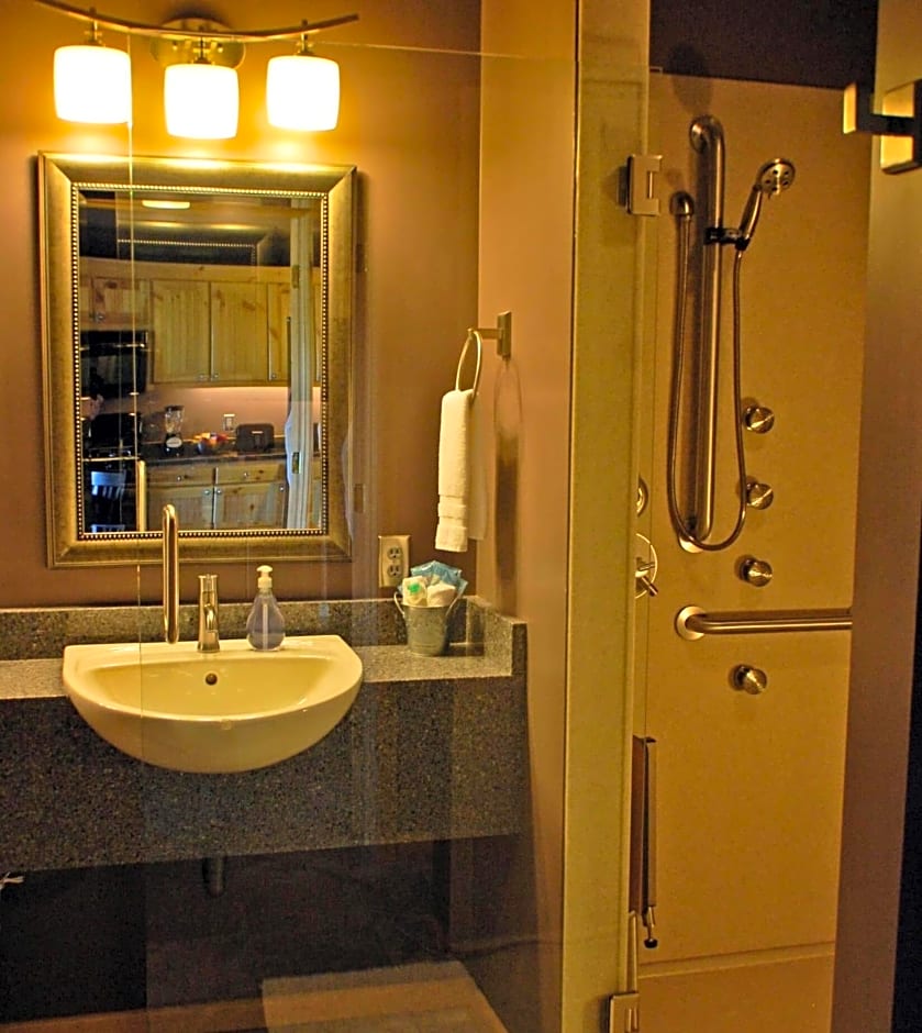 Beaver Lakefront Cabins - Couples Only Getaways