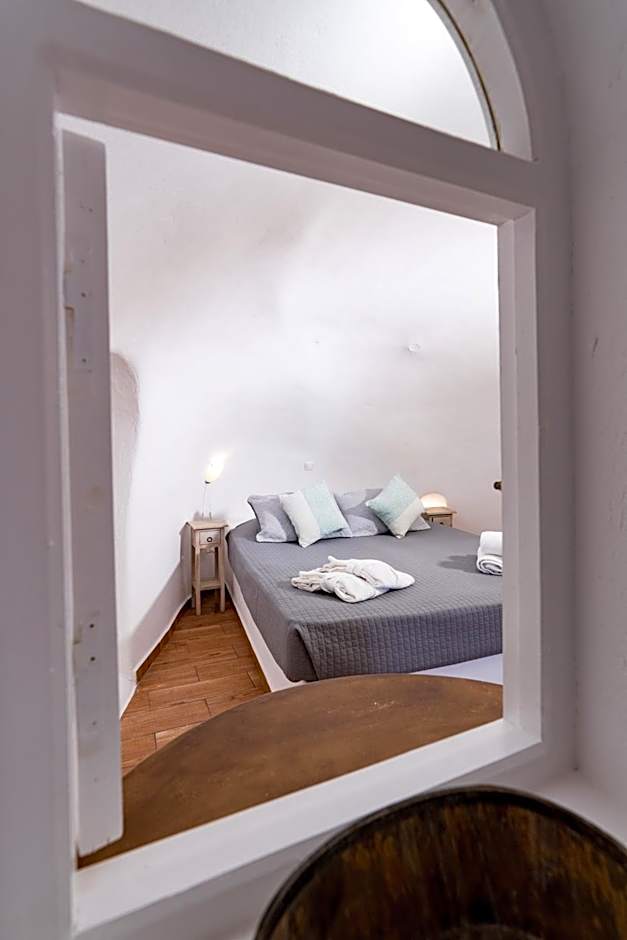 Photo 1 of 28 of Traditional Apartment, View