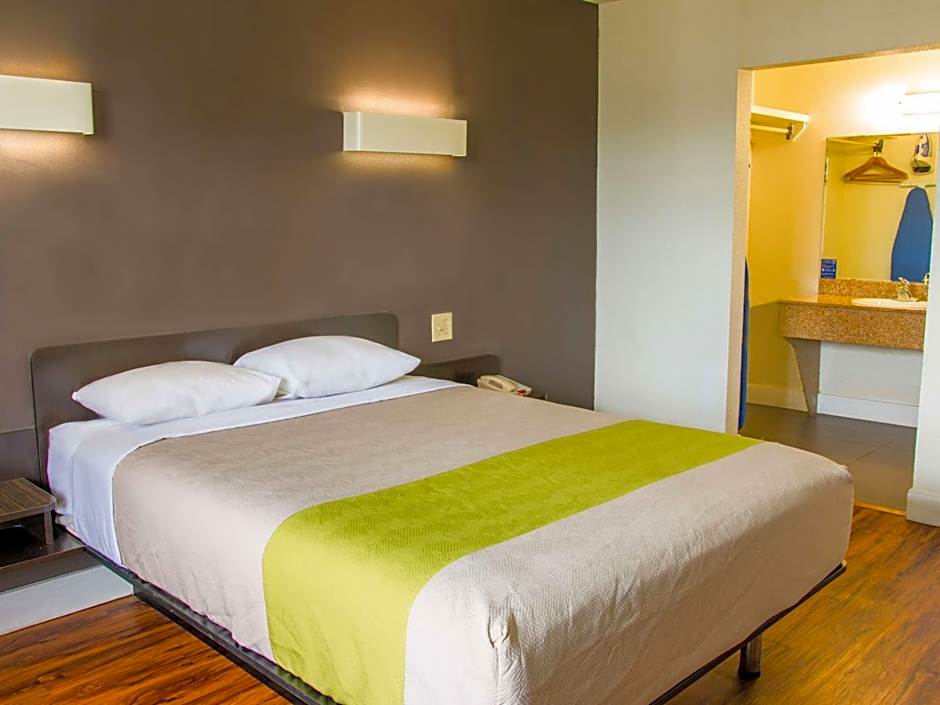 Studio 6-San Antonio, TX - Lackland AFB