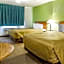 Econo Lodge & Suites Pekin