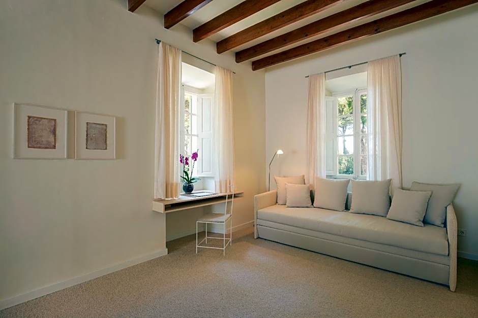 Can Simoneta - Adults Only