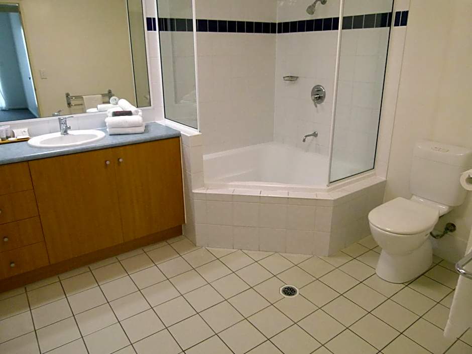 Madison Ocean Breeze Apartments