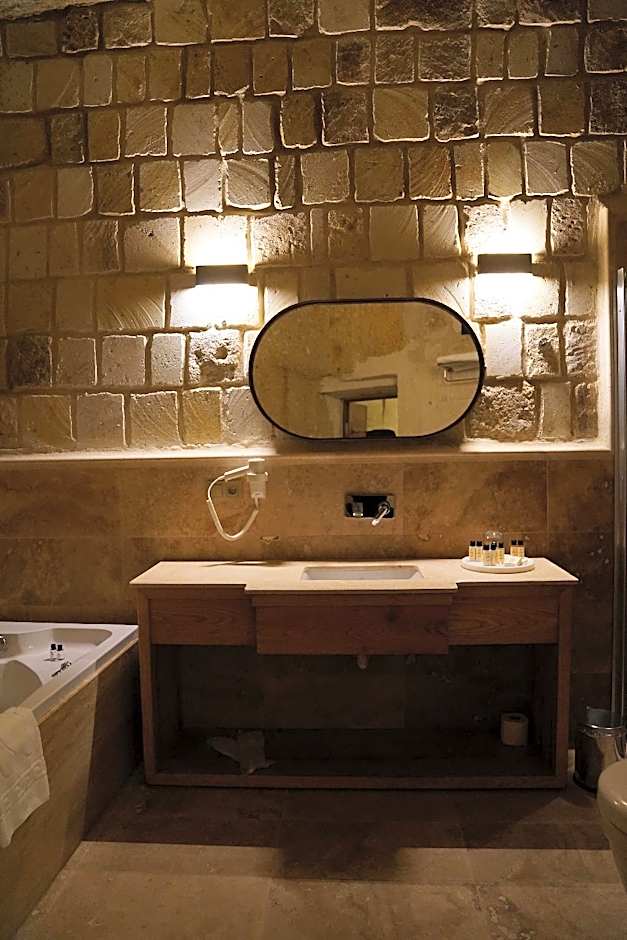 EVANTHIA CAVE SUITES