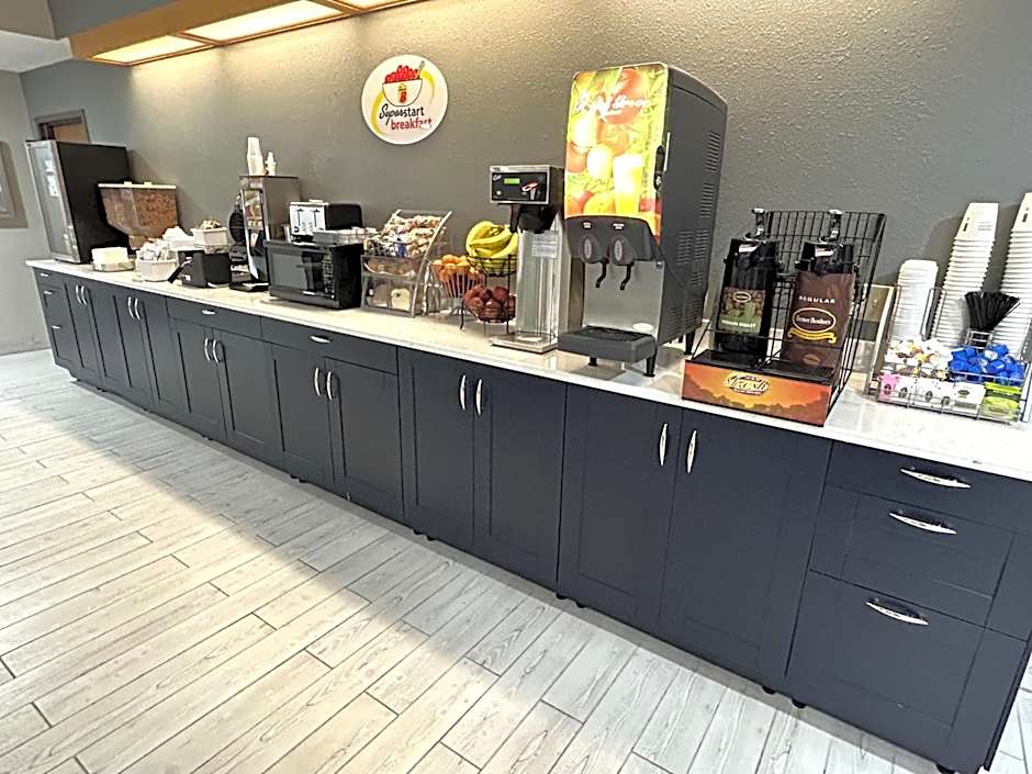 Super 8 by Wyndham Hot Springs