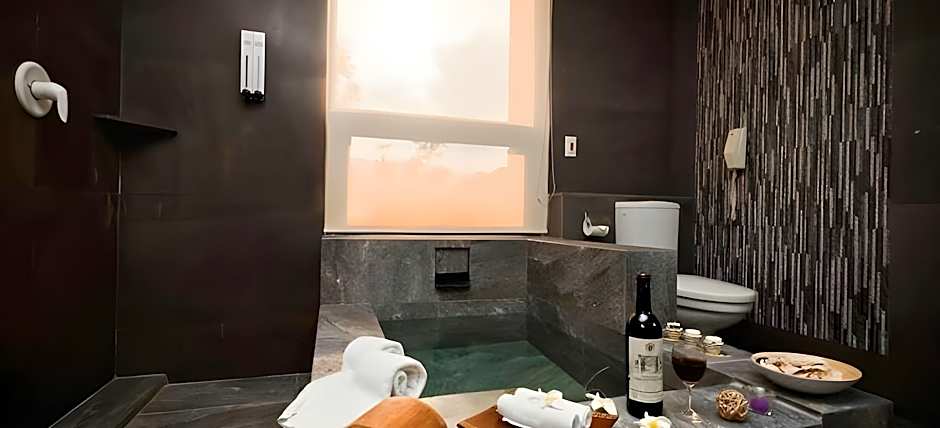 The Loft Seaside Suite