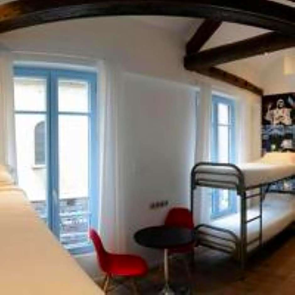 The 3 Ducks Eiffel Tower by Hiphophostels