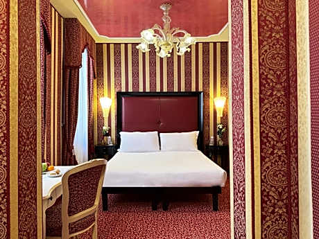 Superior Double Room with Canal View