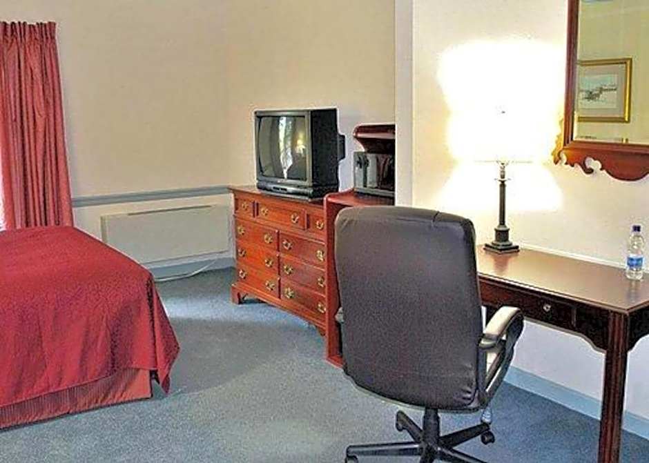 Rodeway Inn & Suites Lantern Lodge