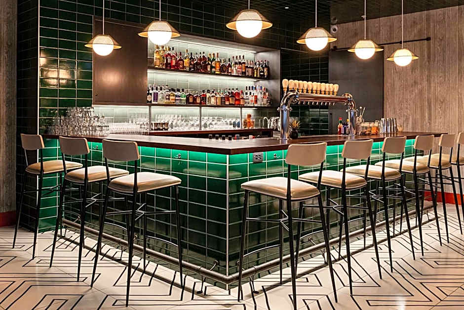 Delta Hotels by Marriott Vancouver Downtown Suites