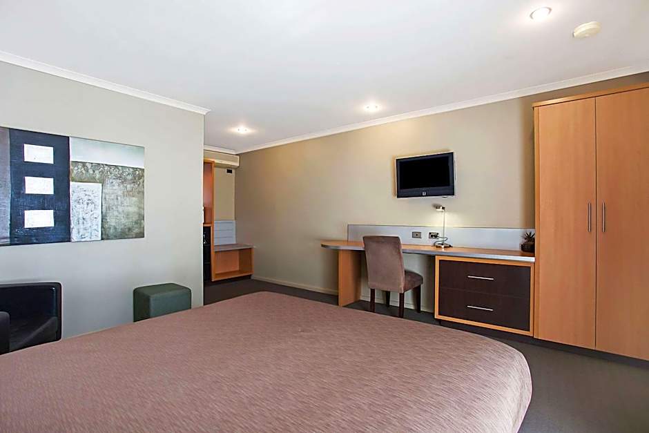 Comfort Inn On Raglan