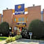 Kyriad Chantilly Hotel