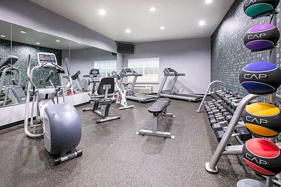 La Quinta Inn & Suites by Wyndham DFW Airport West - Euless