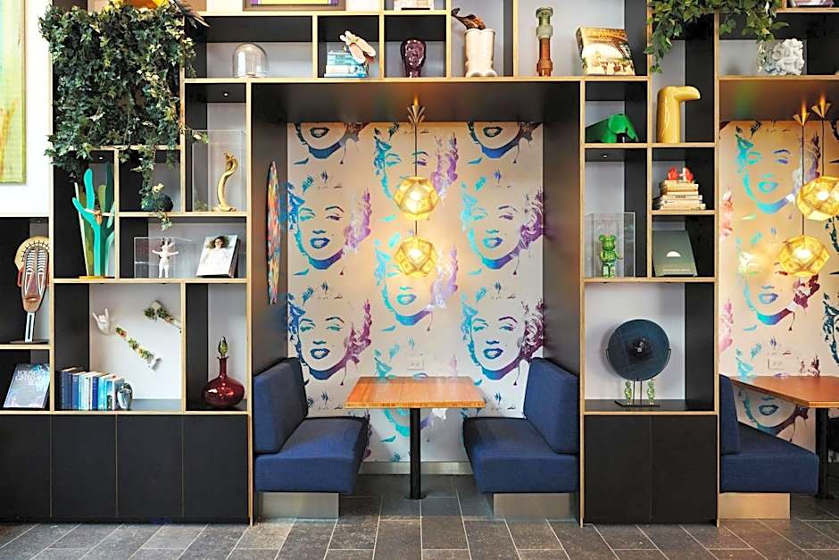 citizenM Los Angeles Downtown