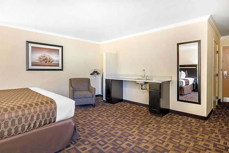 Best Western Plus Inn Of Hayward