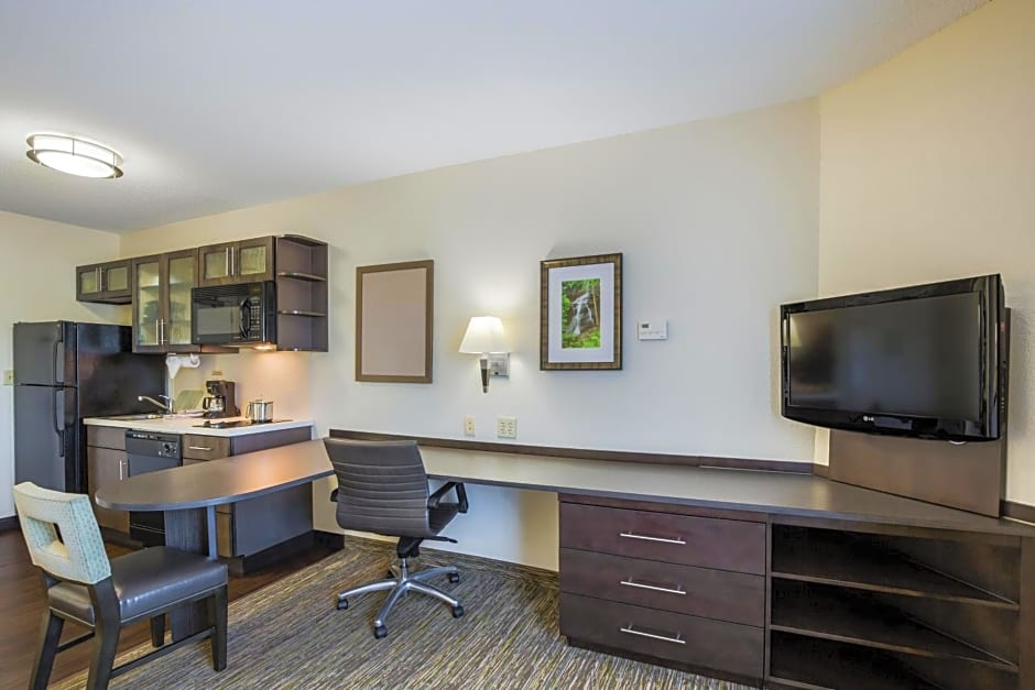 Candlewood Suites Virginia Beach-Norfolk