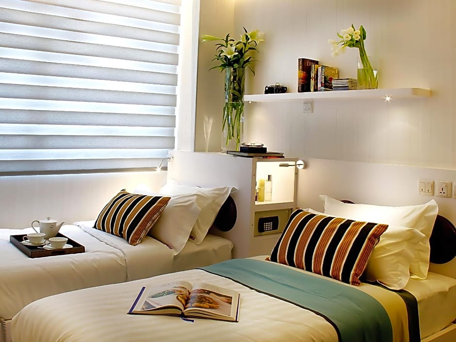 Photo 1 of 4 of Premier Twin Room