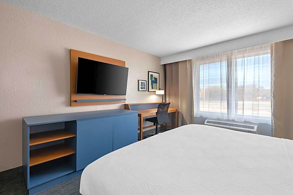 Country Inn & Suites by Radisson, Coon Rapids, MN