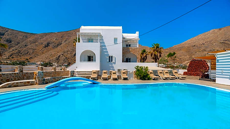 Noème Santorini