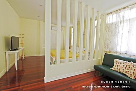 Deluxe King Suite