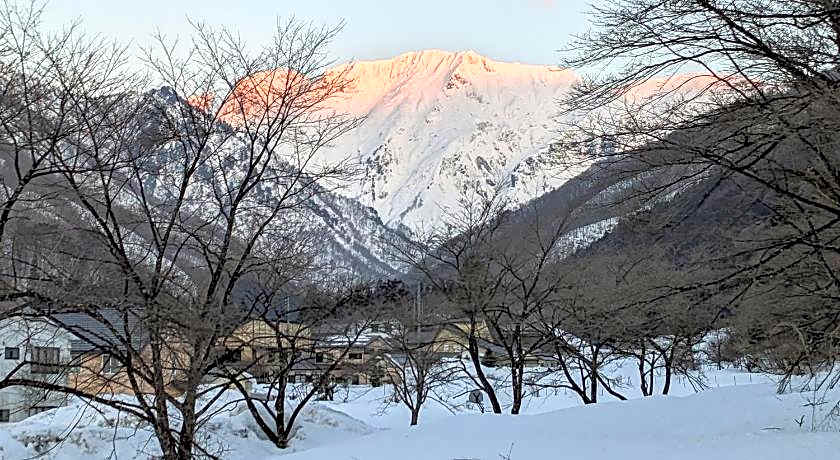 Tanigawa Valley Lodge & Coffee Roastery