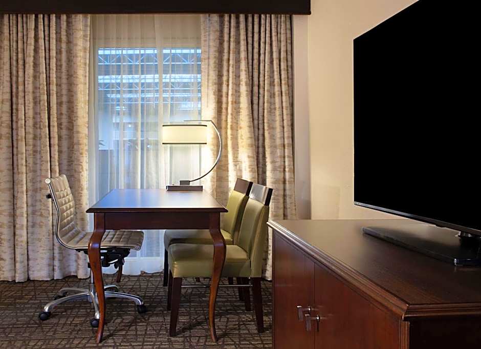 Embassy Suites by Hilton Philadelphia Airport