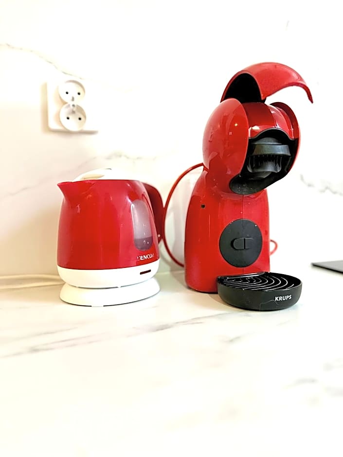 Soho Boho Apartments - with sunny rooftop terrace and fiber optic internet