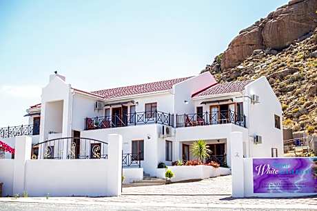 Nama White Guesthouse