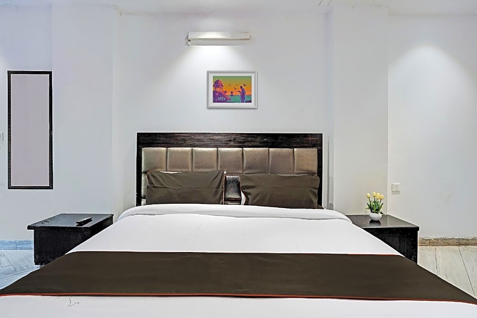 Townhouse Hotel Lotus Palace