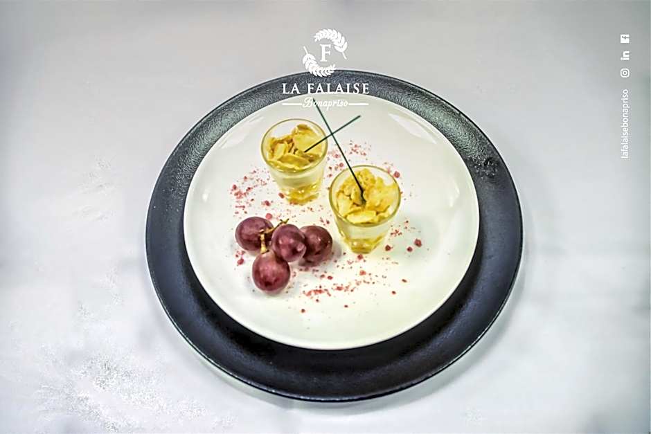 Hotel La Falaise Bonapriso