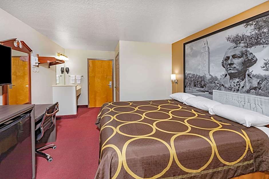 Photo 1 of 2 of 1 King Bed, Mobility Accessible, Smoking