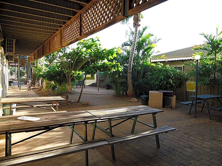 Roebuck Bay Backpackers