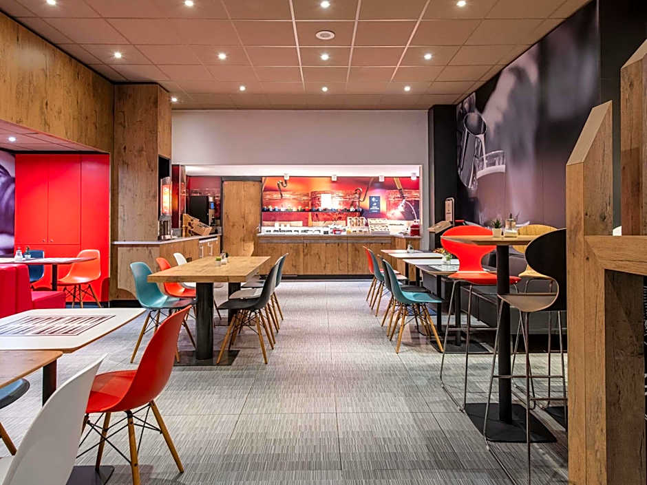 ibis Paris Canal Saint Martin