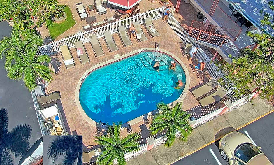 Carlton House Motel and Suites