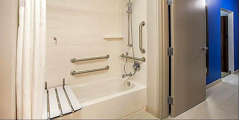 Holiday Inn Express & Suites - Goodland I-70 By IHG