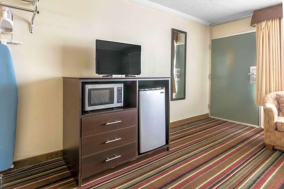 Quality Inn & Suites Horse Cave - Cave City