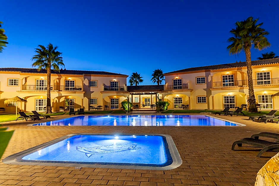 Atalaia Sol Aparthotel - tennis & heated pool in winter